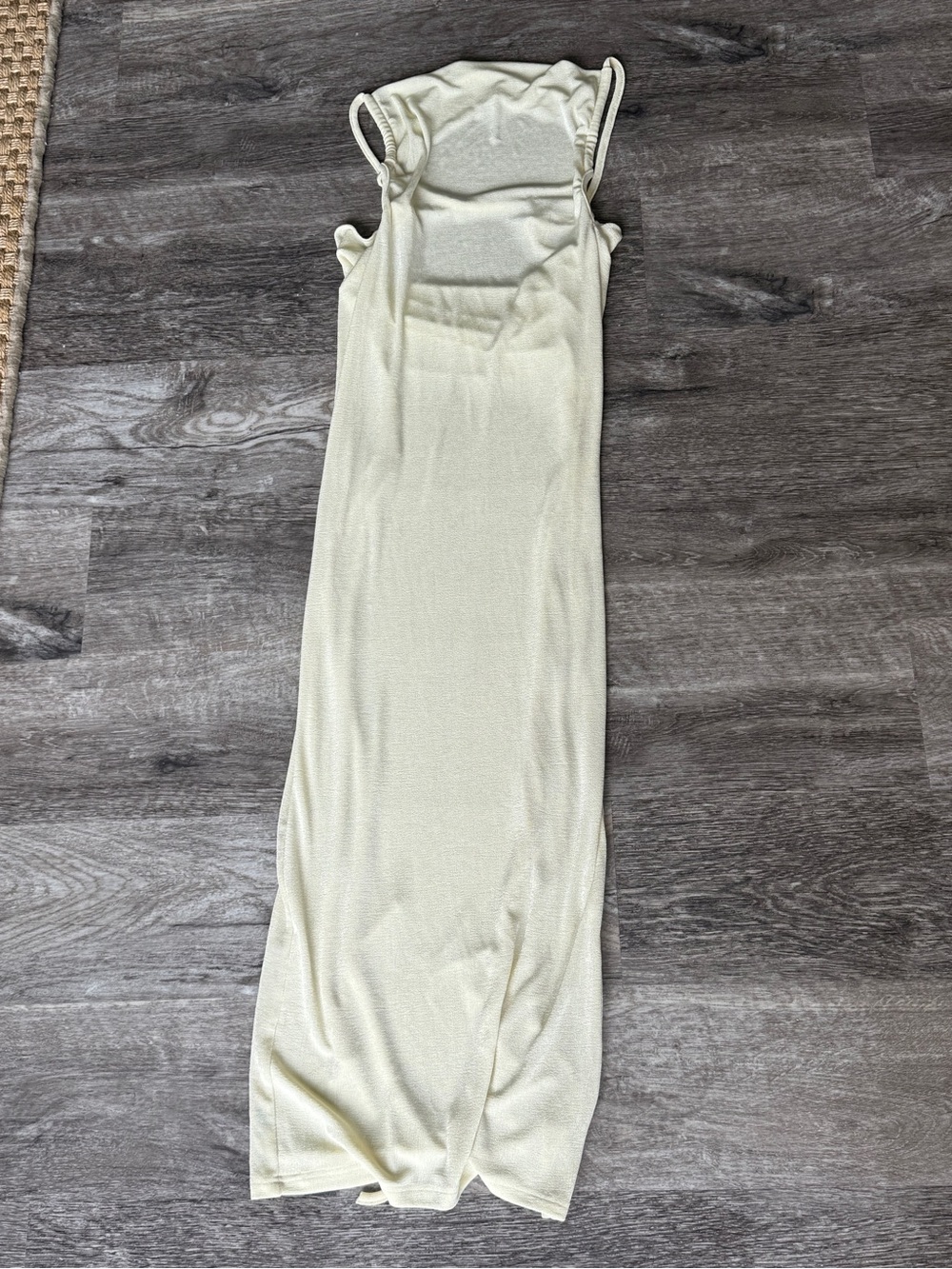 Elegant Off-White Maxi Dress Open Back - Picture 5 of 5